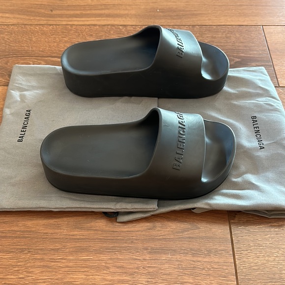 Balenciaga Chunky Slides - Picture 2 of 8